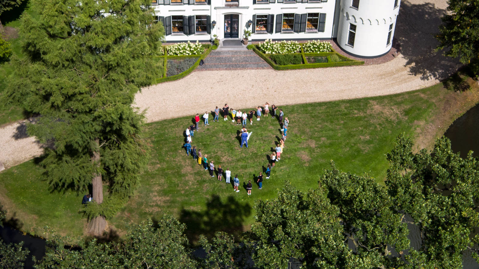 niels van tongerloo bruidsfotografie bruilloft met een drone corne rose-ellen